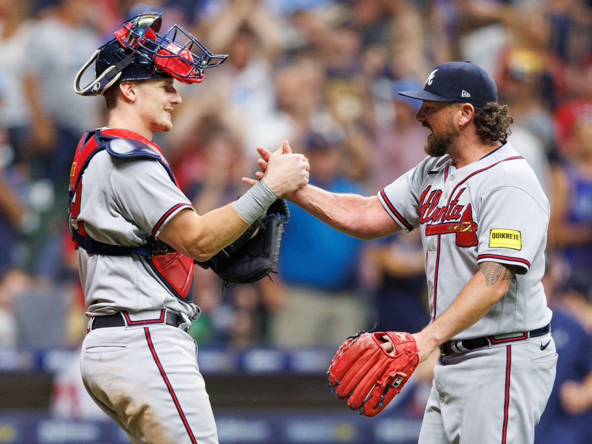 Braves Kirby Yates, from Hawai'i leads wildfire relief efforts
