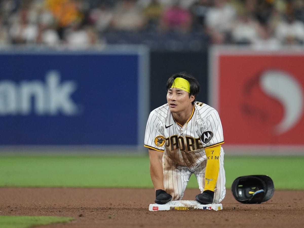Padres Lose Ha-Seong Kim to Shoulder Injury in Win Over Rangers