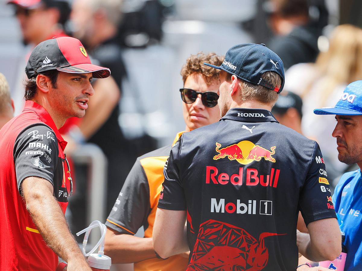 F1 Drivers Question Possible Salary Cap As They 'Put Their Lives at Risk' -  Sports Illustrated