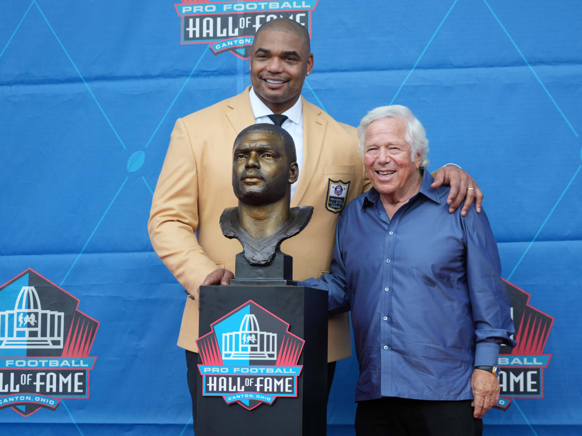 Patriots legend Seymour enshrined in Pro Football Hall of Fame