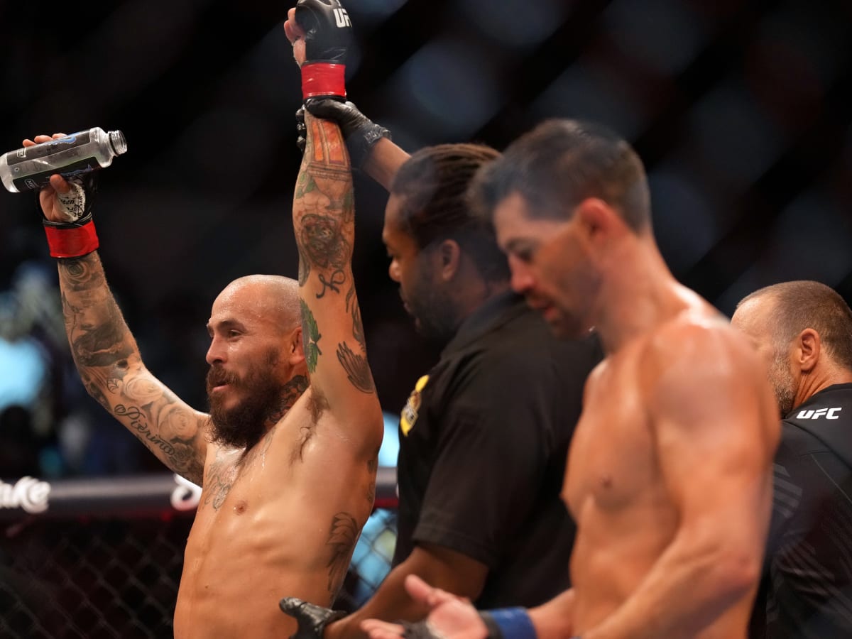 UFC San Diego Marlon Vera Puts Down Dominick Cruz with Blistering Head Kick