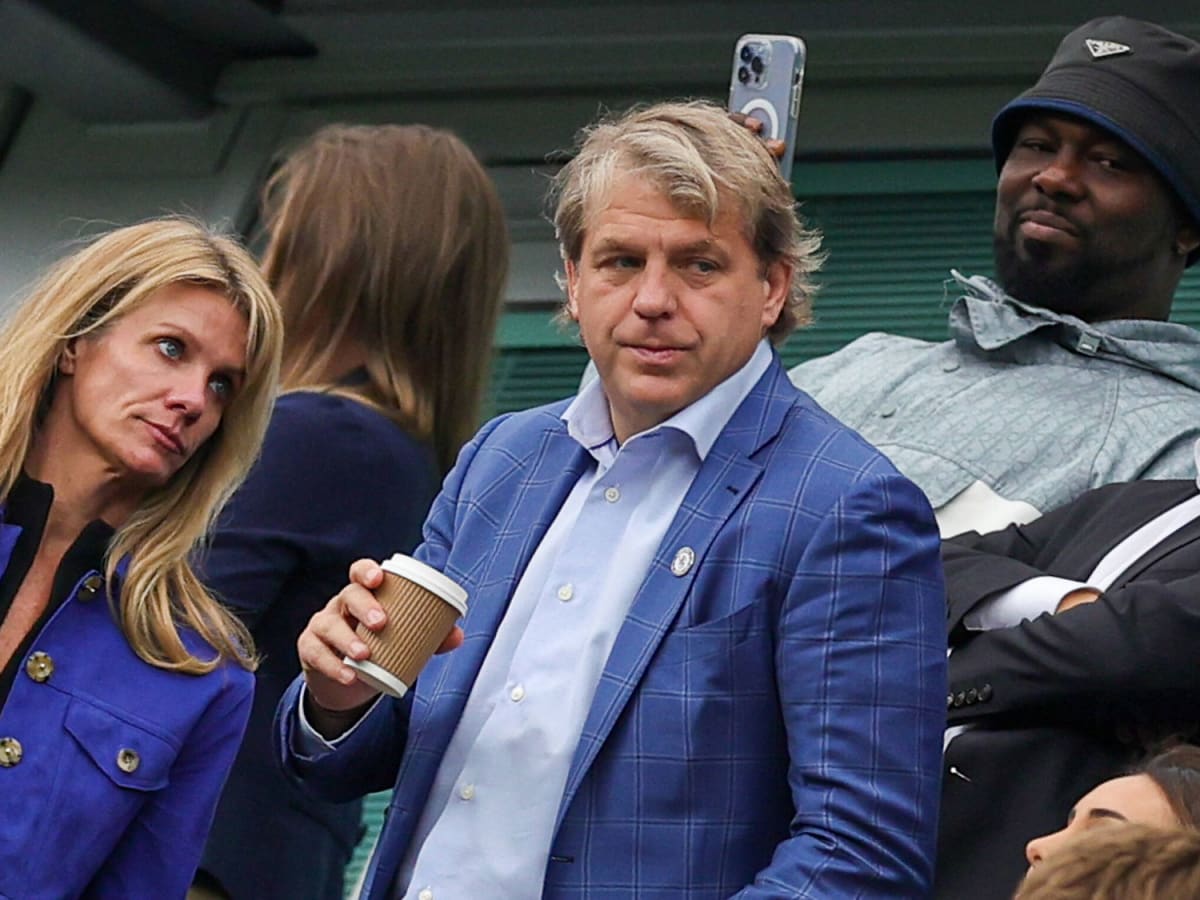 Top 10 ông chủ giàu nhất Premier League 2023: Thành Manchester thống trị BXH 8 Todd Boehly leaves immediate mark on Chelsea as new owner - Sports Illustrated