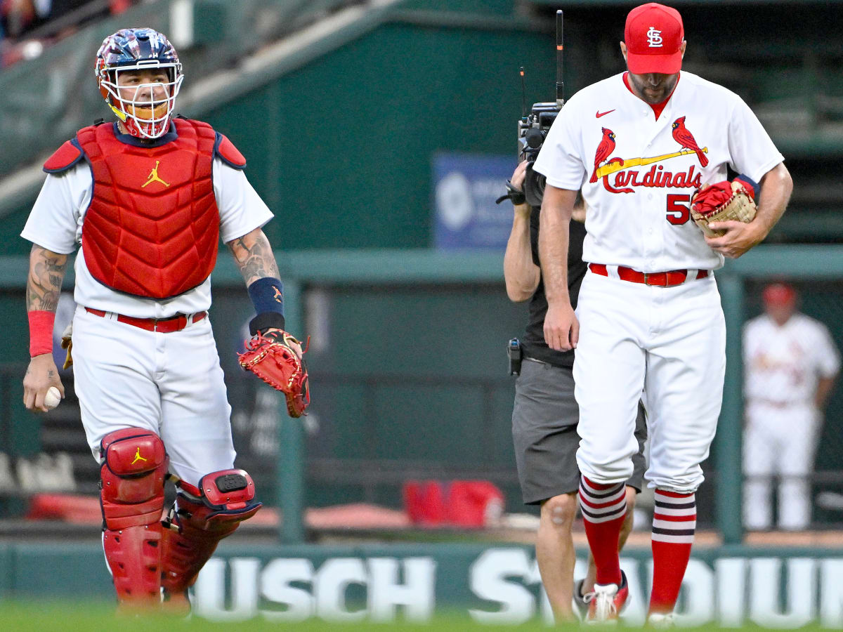 Source -- St. Louis Cardinals bring Yadier Molina back on 1-year deal - ESPN