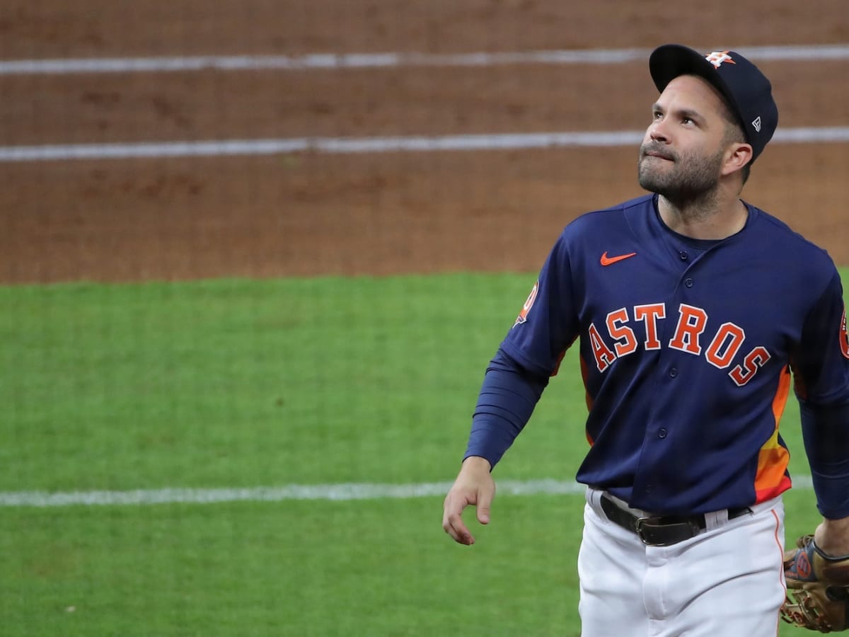 Wish granted: Astros fan who ran out on field to get selfie with Jose Altuve  gets long-awaited pic with baseman at Academy Sports
