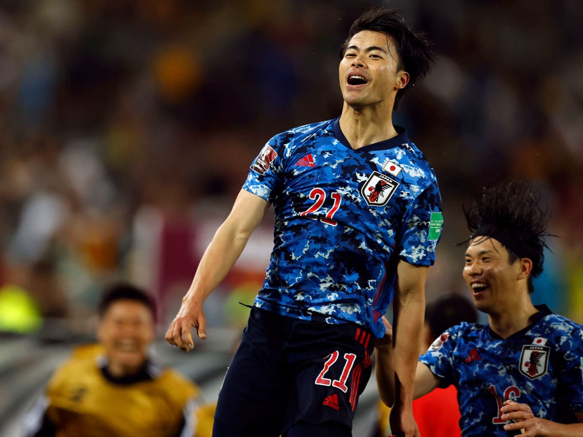 гандбольные поля катар фото. бахрейн япония футбол. сборная японии по футболу. матч индия бахрейн. киргизия и саудовская футбол.