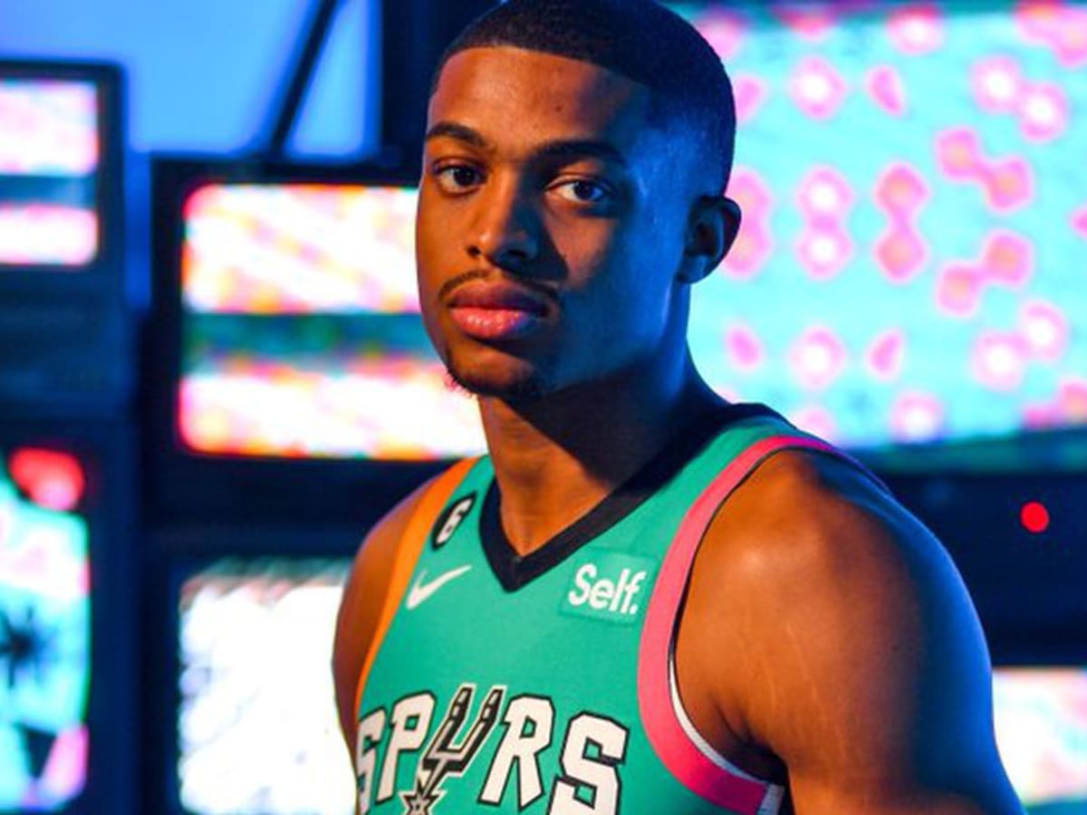 San Antonio Spurs Unveil New Uniforms Inspired By Their 90s