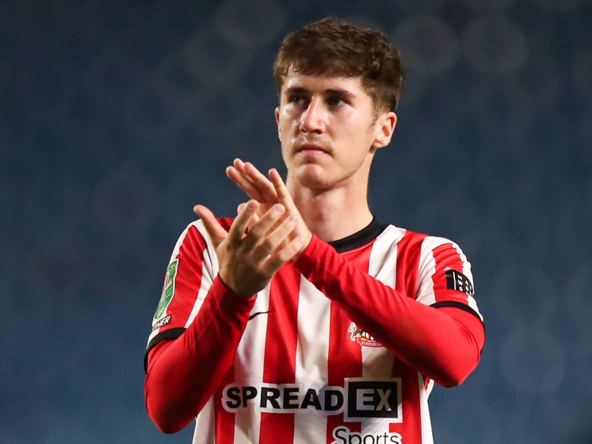 Trai Hume could soon be 'first choice right back,' admits Sunderland boss - Sports Illustrated Sunderland Nation