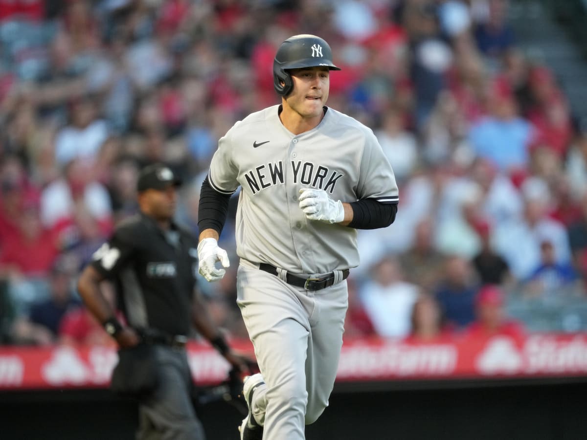 Anthony Rizzo Reportedly Quite Eager to Re-Sign with the New York Yankees  - Bleacher Nation