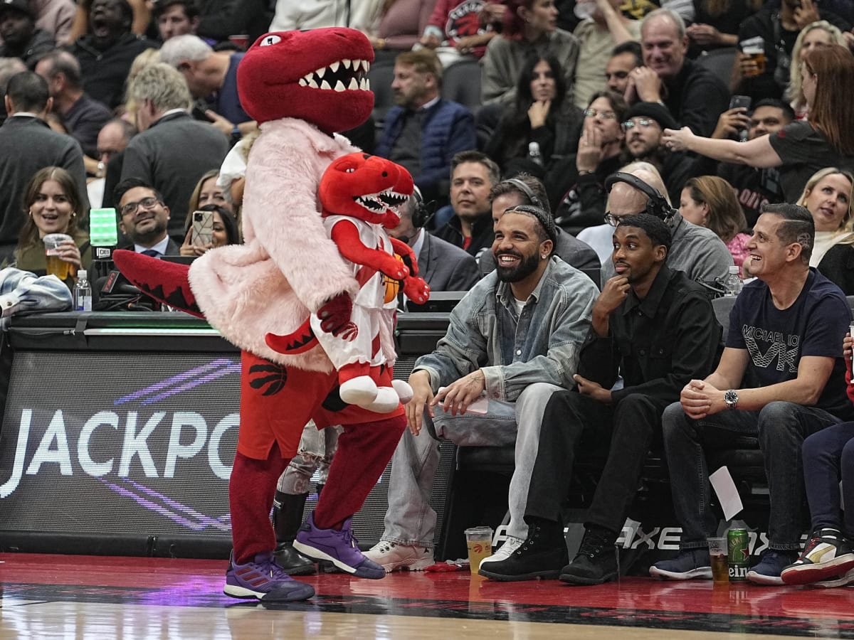 Drake Rocks Teddy Bear Jacket at Raptors Game - Sports Illustrated Toronto  Raptors News, Analysis and More