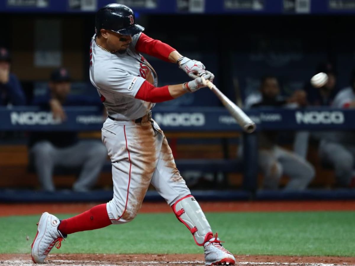 Mookie Betts denies report of Red Sox offering $300 million, ahead of his  return to Fenway Park - CBS Boston