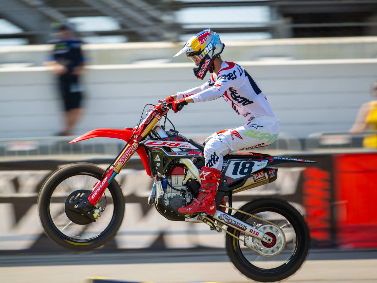 Second round of SuperMotocross playoffs set to roll tonight in Chicago