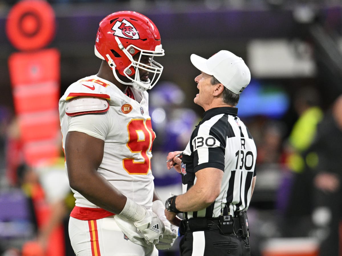 Officiating crew was changed late for KC Chiefs-Bengals game