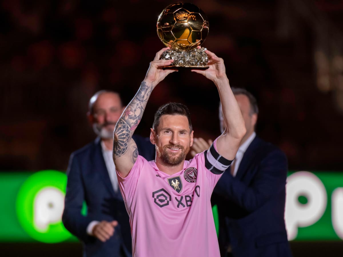 Messi celebra su 8vo Balón de Oro antes de amistoso con Inter Miami - San  Diego Union-Tribune en Español