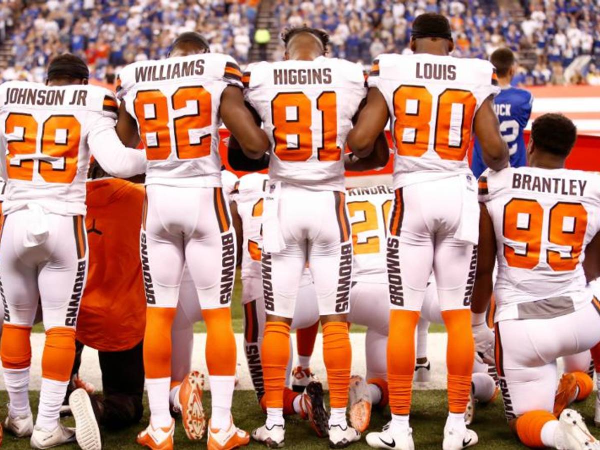 Browns players protest anthem by kneeling, Colts fans boo - Sports  Illustrated