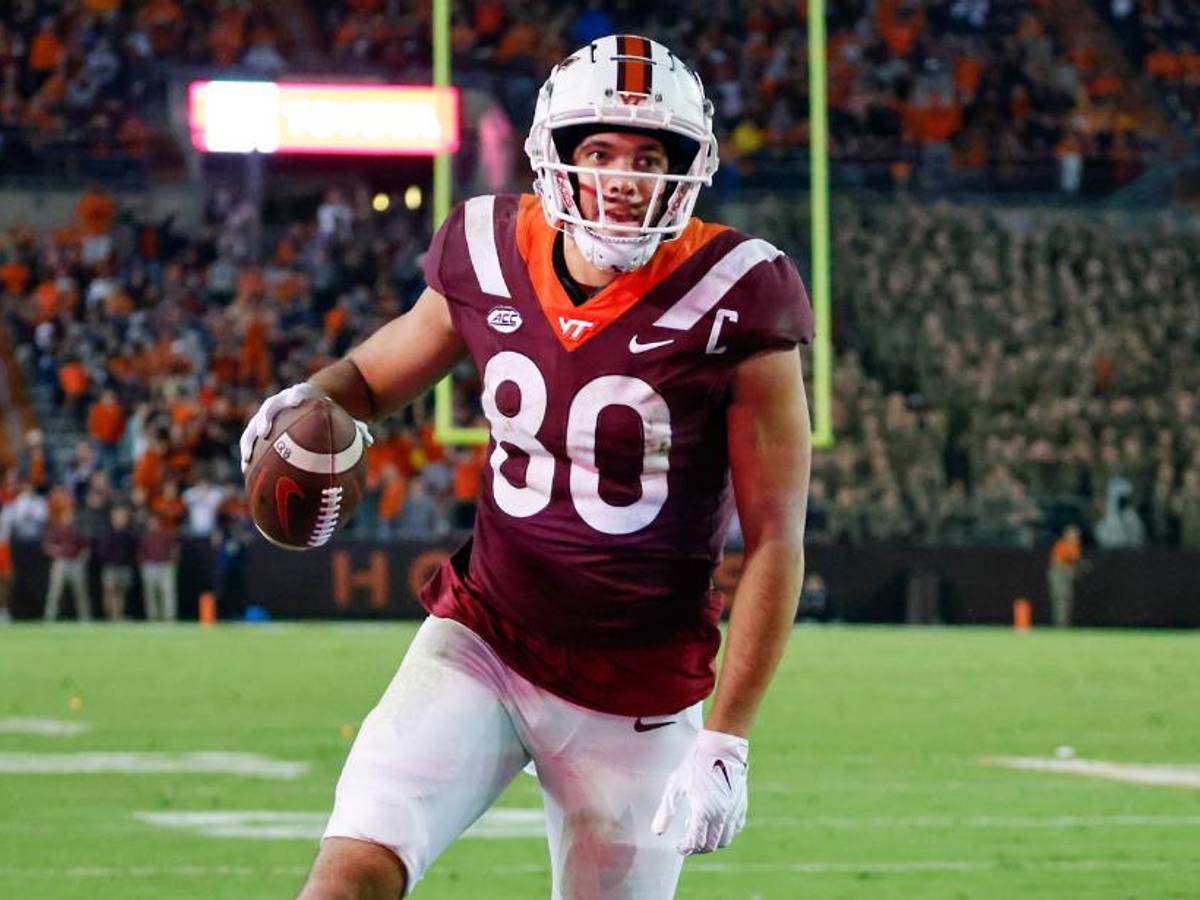 Notre Dame Signs Virginia Tech Transfer Wide Receiver Kaleb Smith - Sports  Illustrated Notre Dame Fighting Irish News, Analysis and More