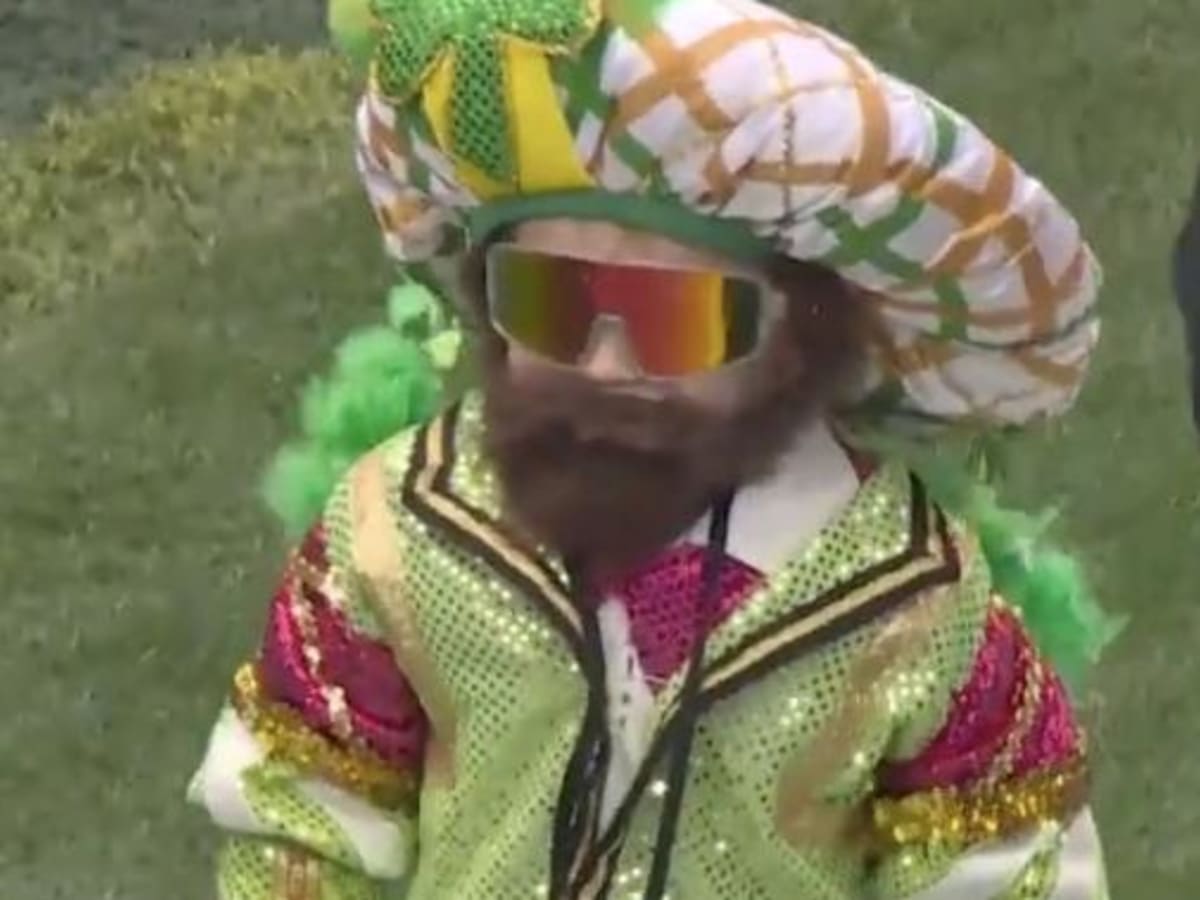 Young Eagles Fan Dressed Up in Legendary Jason Kelce Costume, and Everyone Loved It - Sports Illustrated