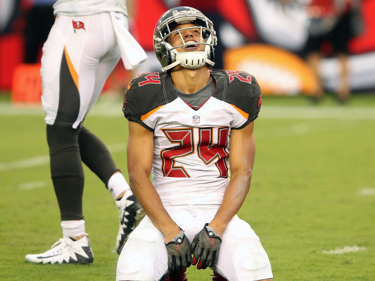 Bucs' Brent Grimes blames salary for poor performance - Sports ...