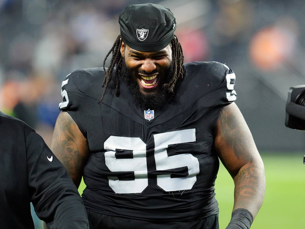 Confirmed: DT John Jenkins Returns to Raiders