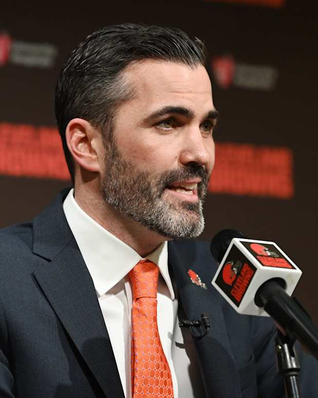 Cleveland Browns Chris Hubbard Restructure Contract Providing Path For Him To Stay For 2020 Sports Illustrated Cleveland Browns News Analysis And More