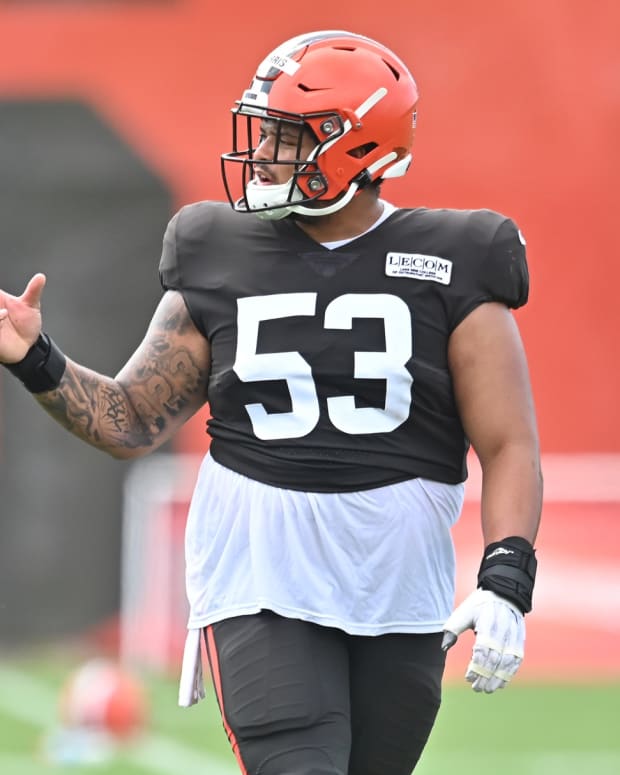 Aug 17, 2020; Berea, Ohio, USA; Cleveland Browns center Nick Harris (53) during training camp at the Cleveland Browns training facility. Mandatory Credit: Ken Blaze-USA TODAY Sports