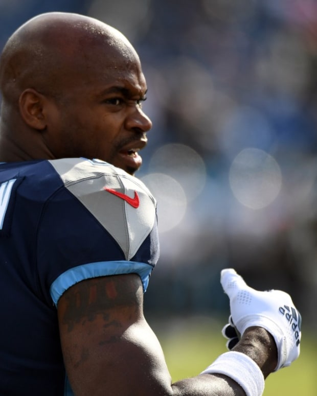 Tennessee Titans running back Adrian Peterson (8) before the game against the New Orleans Saints at Nissan Stadium.
