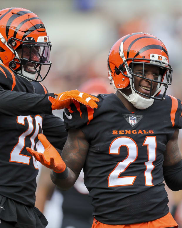 Dec 26, 2021; Cincinnati, Ohio, USA; Cincinnati Bengals cornerback Mike Hilton (21) reacts after a play against the Baltimore Ravens in the first half at Paul Brown Stadium. Mandatory Credit: Katie Stratman-USA TODAY Sports