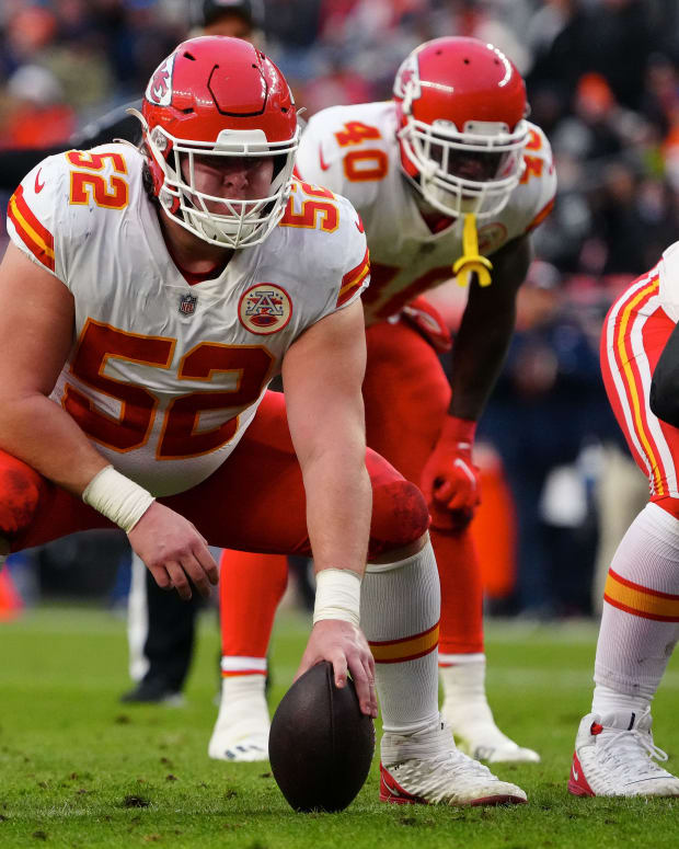 NFL: Kansas City Chiefs at Denver Broncos Jan 8, 2022; Denver, Colorado, USA; Kansas City Chiefs center Creed Humphrey (52) at the line of scrimmage in the third quarter against the Denver Broncos at Empower Field at Mile High.