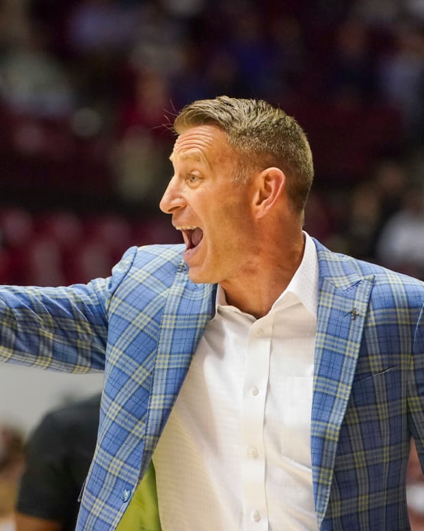 Alabama Crimson Tide head coach Nate Oats reacts during the first half against the LSU Tigers at Coleman Coliseum.