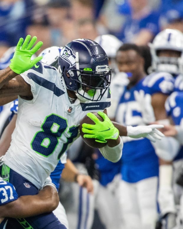 Seattle Seahawks TE Gerald Everett runs with ball against Indianapolis Colts