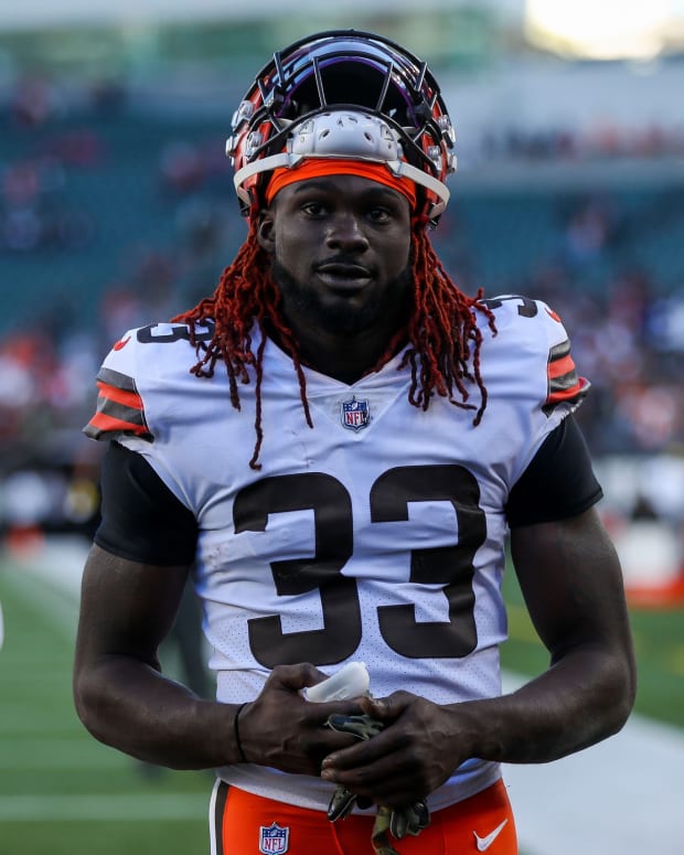 Nov 7, 2021; Cincinnati, Ohio, USA; Cleveland Browns safety Ronnie Harrison (33) walks off the field after the game against the Cincinnati Bengals at Paul Brown Stadium. Mandatory Credit: Katie Stratman-USA TODAY Sports