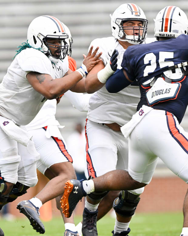 O-Linemen Jalil Irvin (50) and Colby Wooden (25).Auburn FB scrimmage on Saturday, April 2, 2022 in Auburn, Ala.
