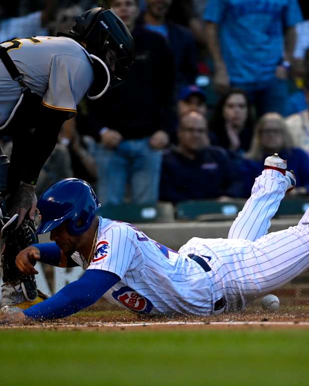 Willson Contreras scores.