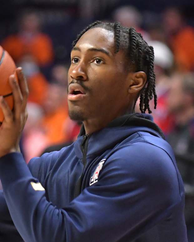 Shane Nowell warms up for Arizona.