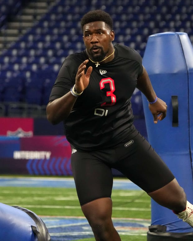 Mar 5, 2022; Indianapolis, IN, USA; Florida defensive lineman Zach Carter (DL03) during the 2022 NFL Scouting Combine at Lucas Oil Stadium. Mandatory Credit: Kirby Lee-USA TODAY Sports