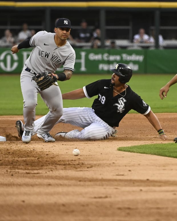 New York Yankees SS Isiah Kiner-Falefa makes error against Chicago White Sox