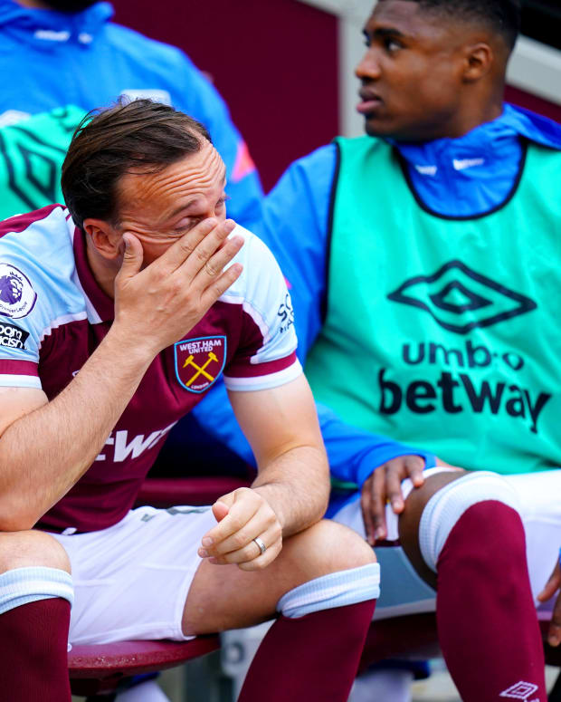 Mark Noble pictured in tears during West Ham's 2-2 draw with Manchester City in May 2022