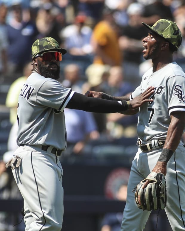 Chicago White Sox SS Tim Anderson held back as benches clear