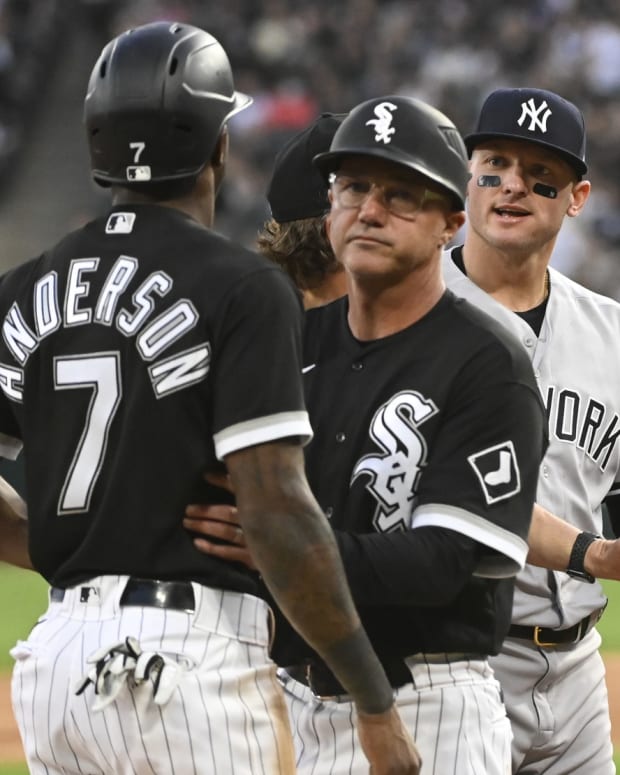 Yankees 3B Josh Donaldson and White Sox SS Tim Anderson separated as benches clear