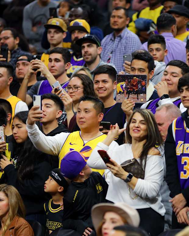 gordon hayward all lives matter jersey