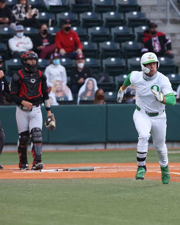 Live Updates For Oregon Ducks Baseball Vs Lsu Tigers Baseball In Eugene Regional Sports Illustrated Oregon Ducks News Analysis And More