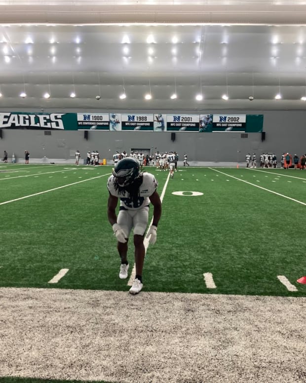 Eagles safety Anthony Harris goes through a drill during an indoor practice on Aug. 22, 2021