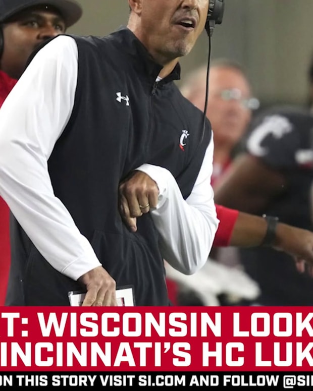 Introducir 108+ imagen college football coach dies Abzlocal.mx