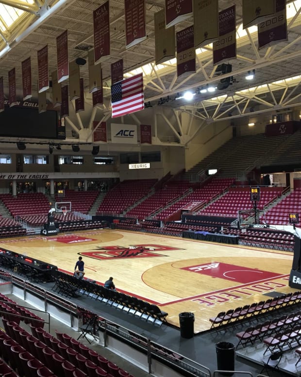 Conte-Forum-Basketball-Section-I-Row-11_on_12-11-2018_FL