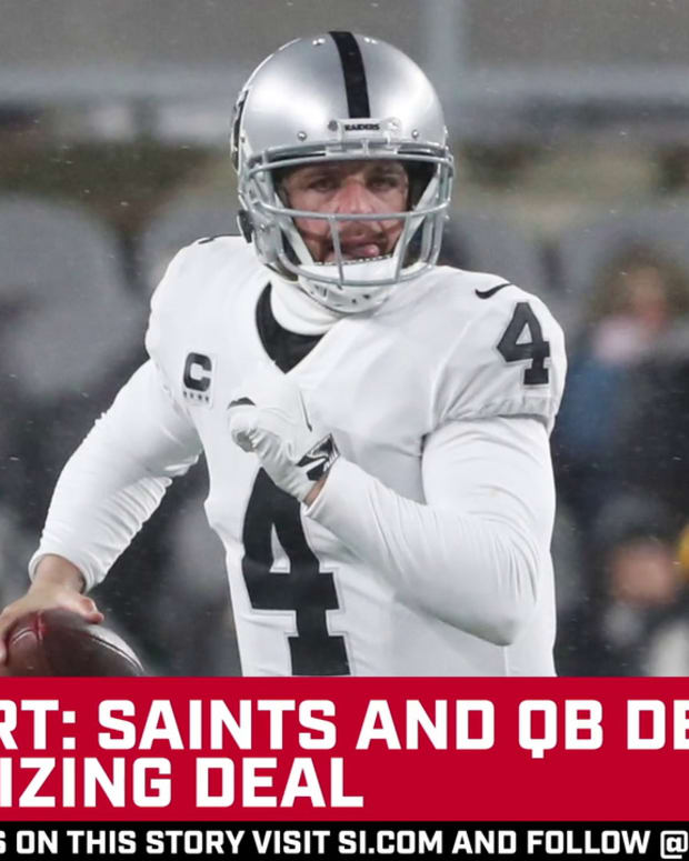 Derek Carr Signs With New Orleans