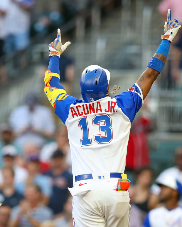 Ronald Acuña Jr. drives in four runs in zany 10-9 Atlanta Braves