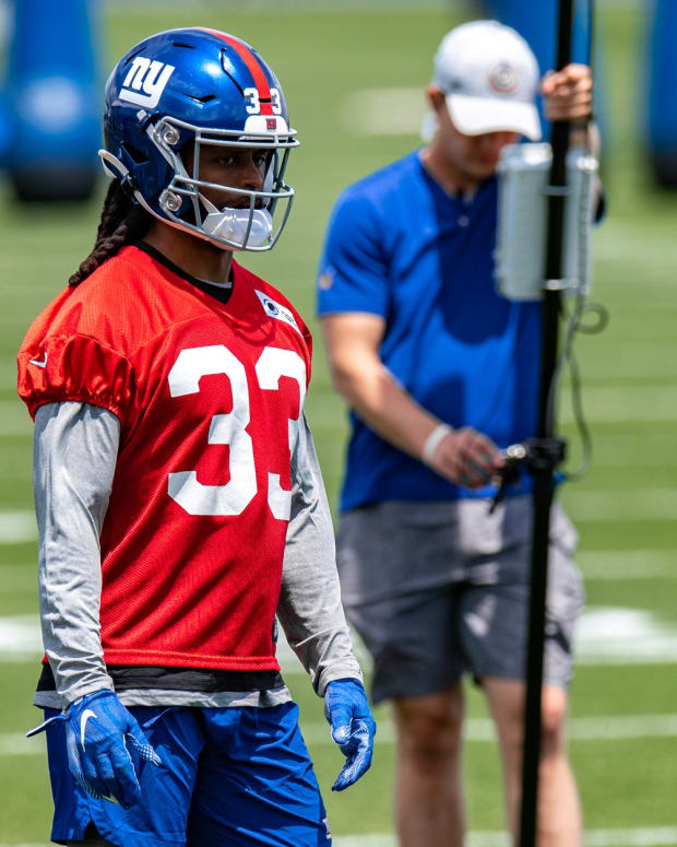 Jun 7, 2022; East Rutherford, New Jersey, USA; New York Giants defensive back Aaron Robinson (33) participates in a drill during minicamp at MetLife Stadium.