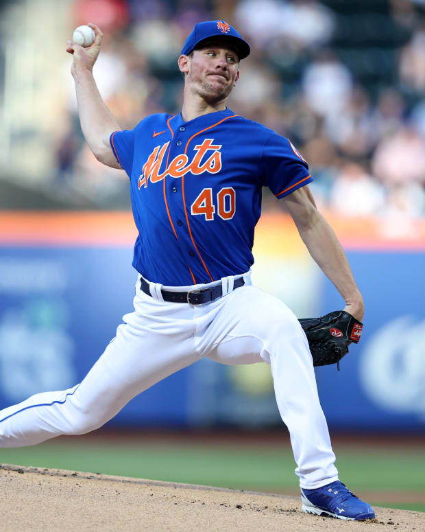 Jun 14, 2022; New York City, New York, USA; New York Mets starting pitcher Chris Bassitt (40) pitches against the Milwaukee Brewers during the first inning at Citi Field.