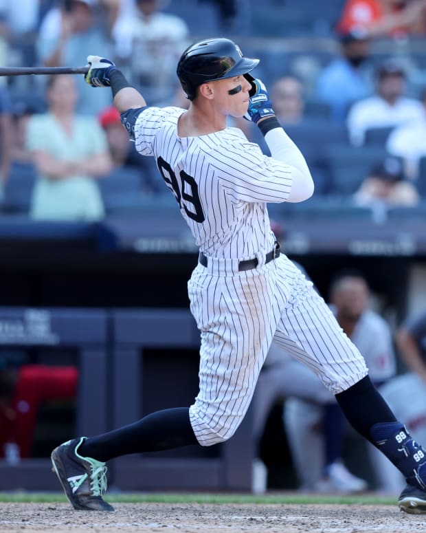 New York Yankees CF Aaron Judge hits walk-off home run