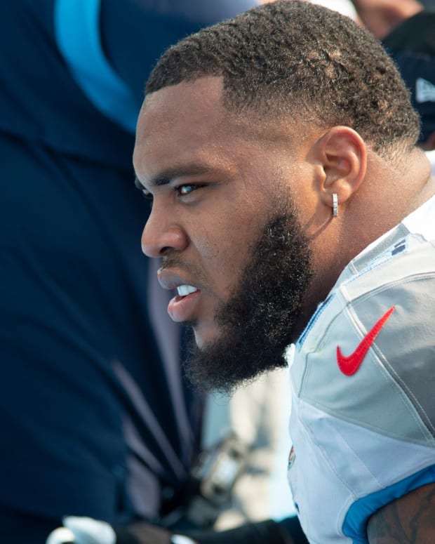 Tennessee Titans defensive tackle Jeffery Simmons (98) on the sideline during the fourth quarter against the Arizona Cardinals at Nissan Stadium Sunday, Sept. 12, 2021 in Nashville, Tenn.