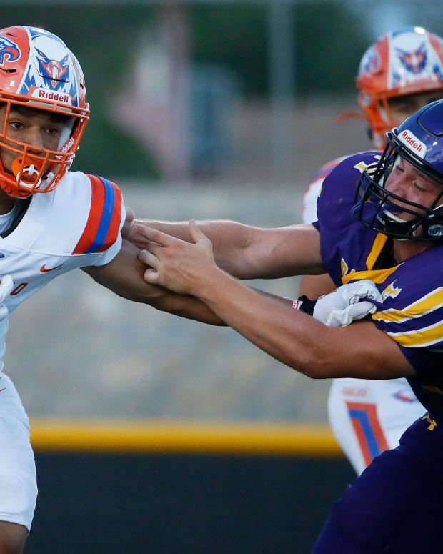 Canutillo's LJ Martin runs the ball during the game against Burges Friday, Aug. 27, 2021, at Burges High School in El Paso.